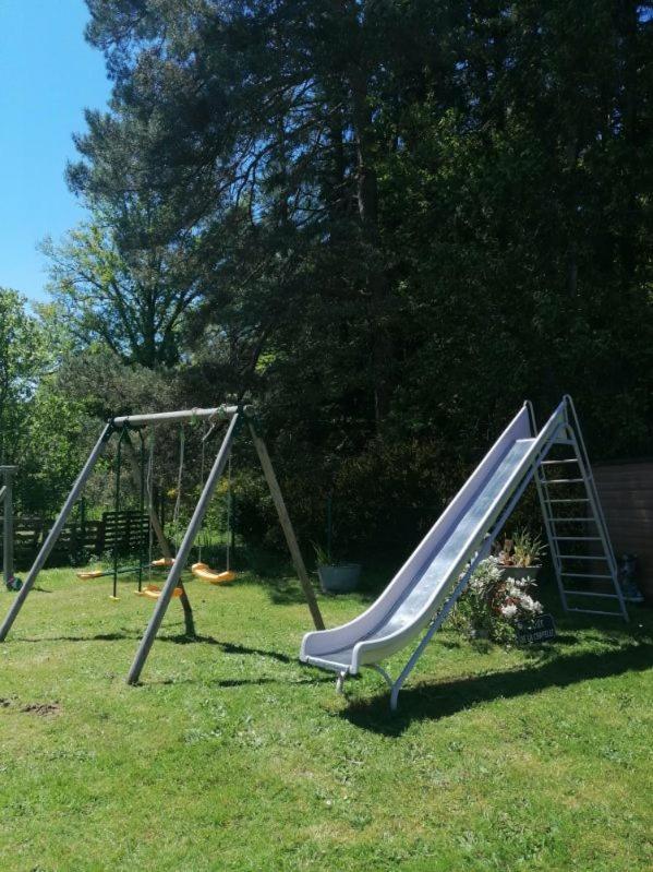 La Roulotte Des Trois Arbres Bed and Breakfast Oradour-sur-Glane Buitenkant foto