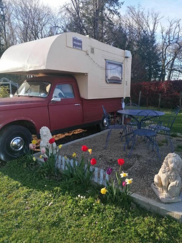 La Roulotte Des Trois Arbres Bed and Breakfast Oradour-sur-Glane Buitenkant foto