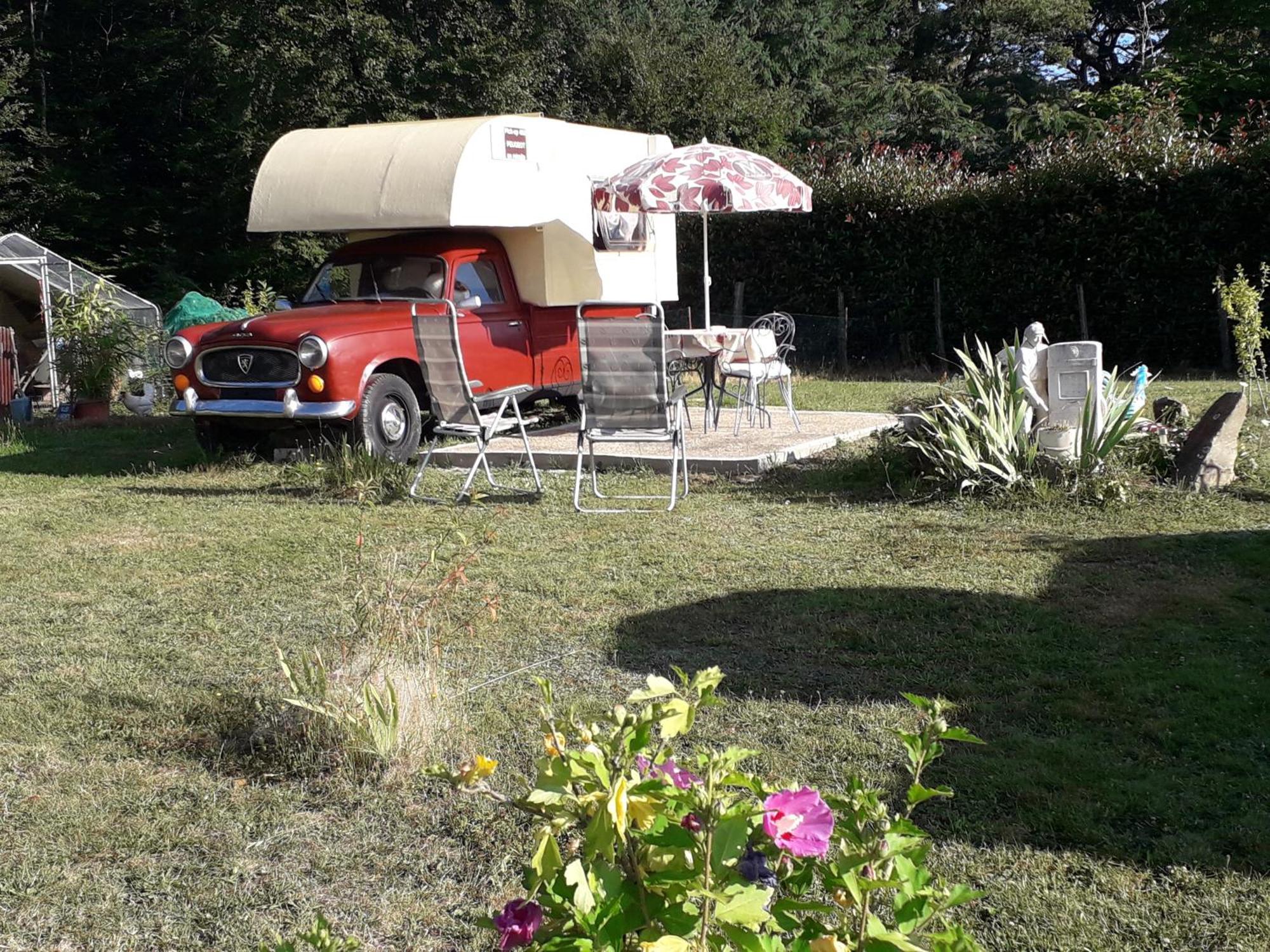 La Roulotte Des Trois Arbres Bed and Breakfast Oradour-sur-Glane Buitenkant foto
